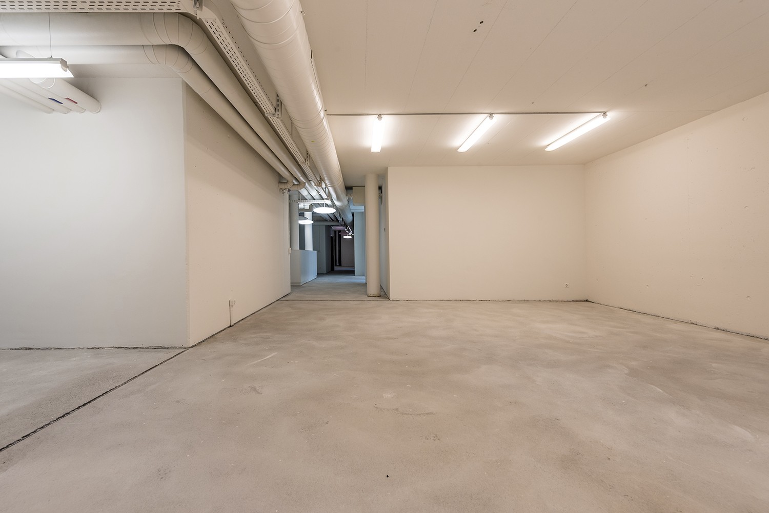 100m² locale hobby
