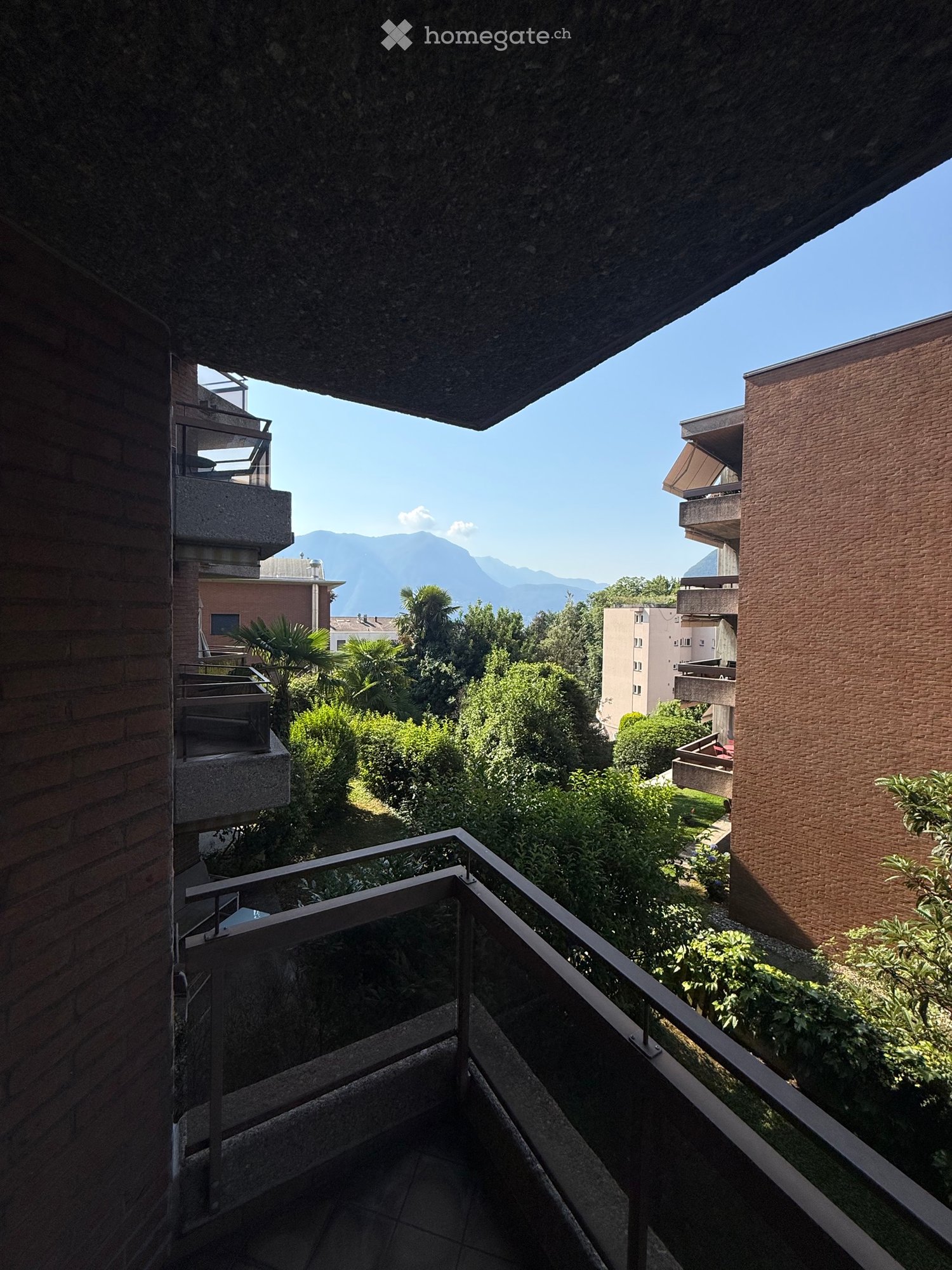 2 locali in affitto

1400 + 150 fr spese