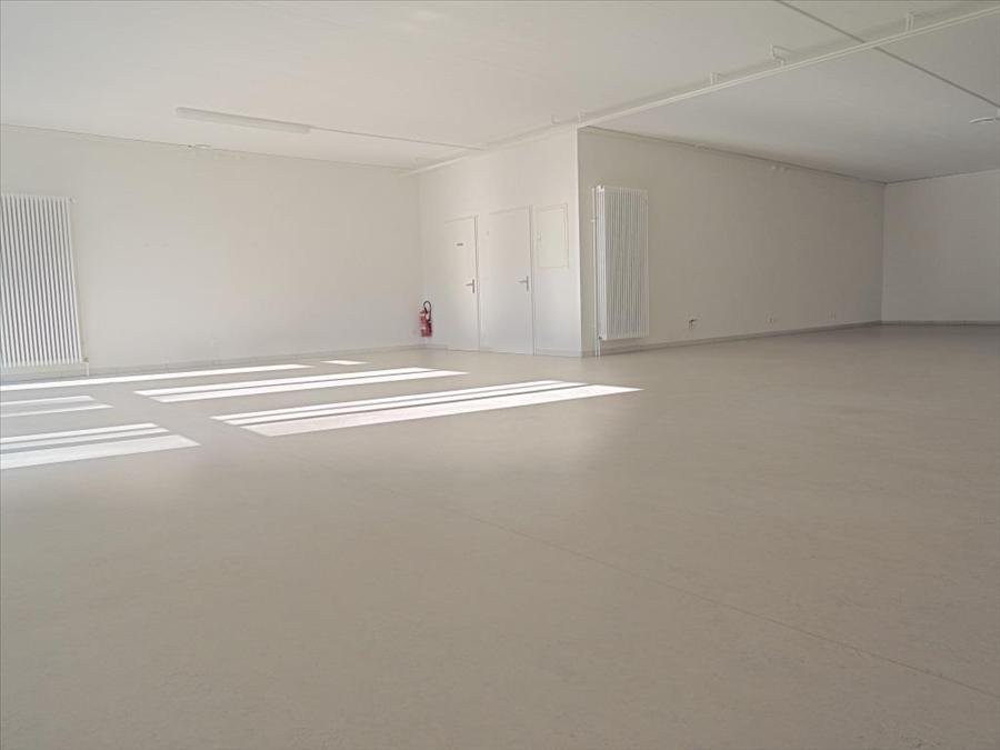 negozio di 100m², foto 3 di 9