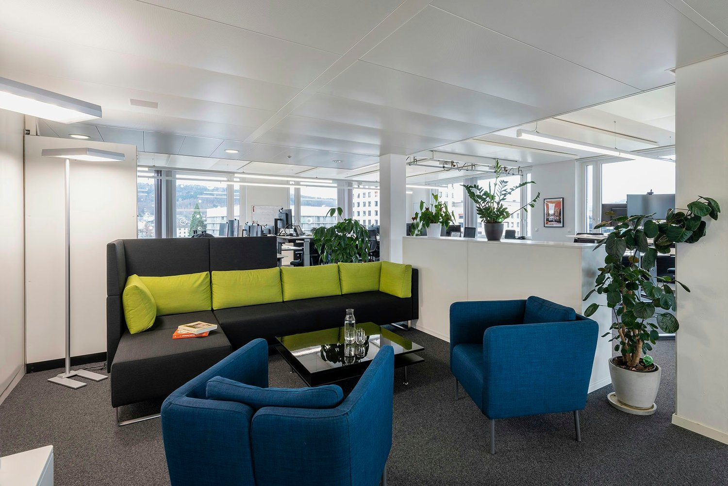 1278m² office