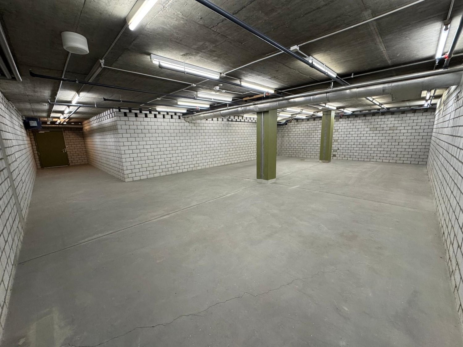 186m² deposito