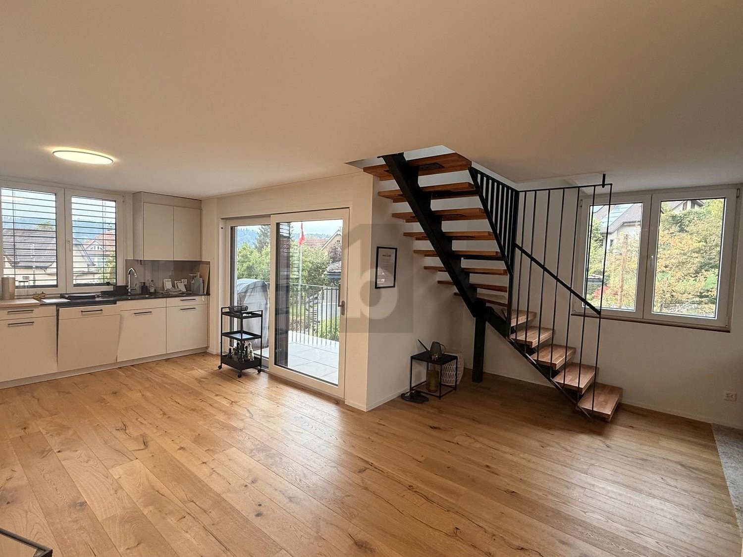 Appartamento arredato di 5 ½ locali, foto 2 di 4