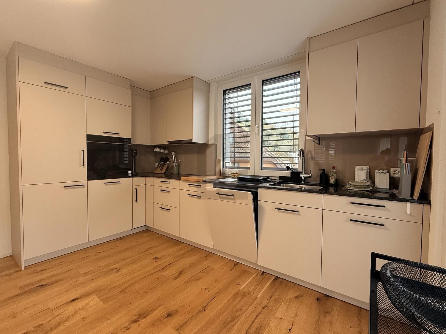 Appartamento arredato di 5 ½ locali, foto 3 di 4