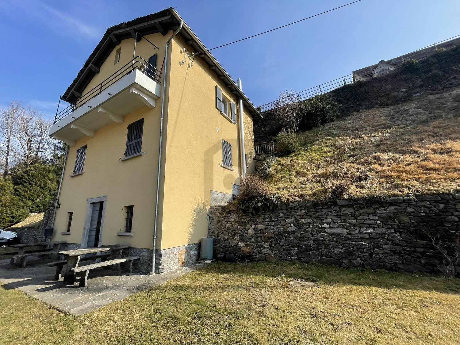 2 ½ Zimmer möblierte Wohnung