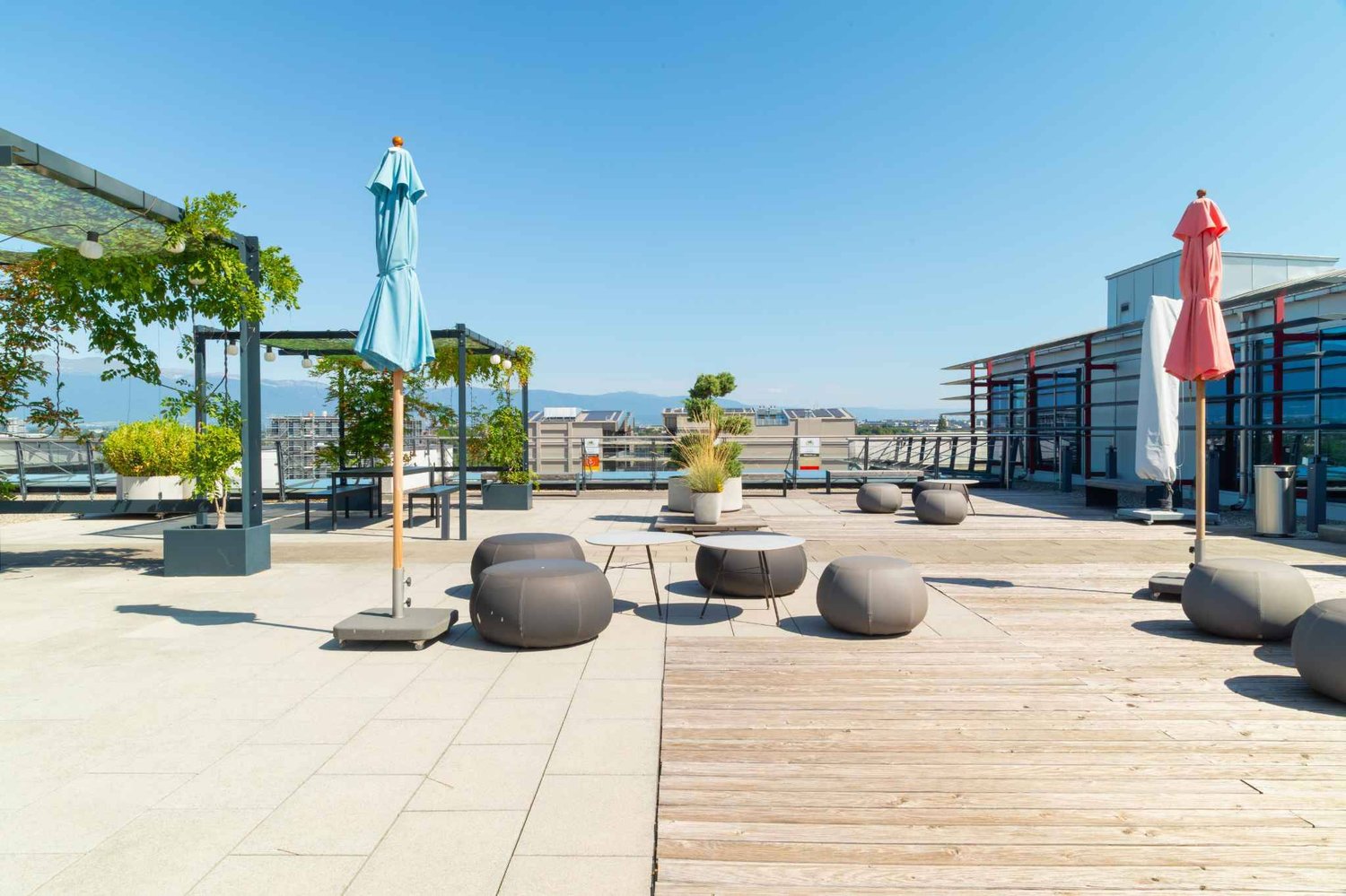 708m² office