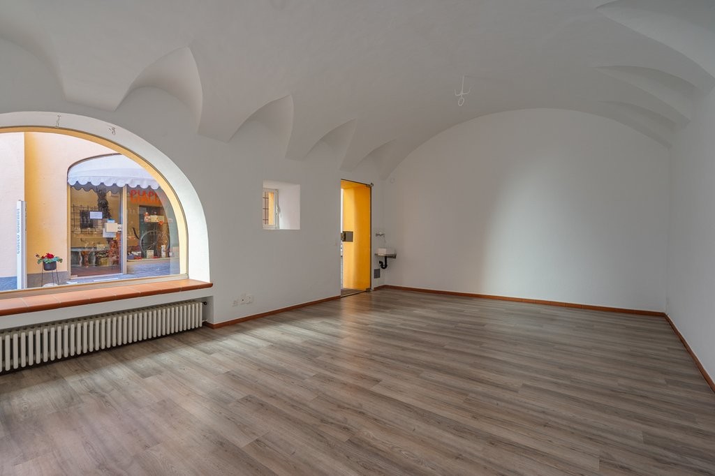30m² commercial