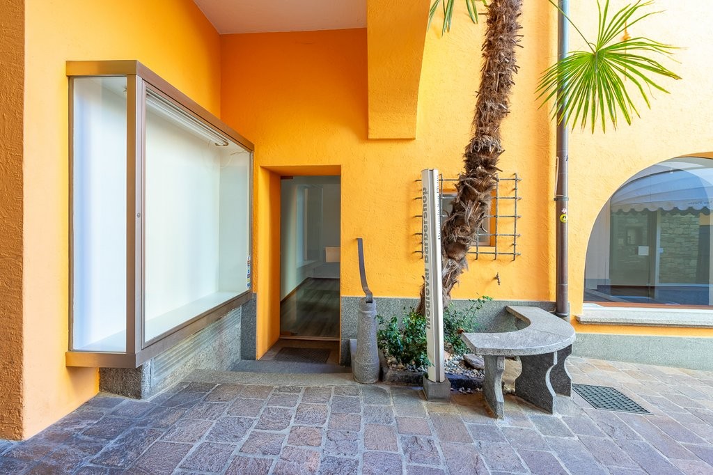 30m² commercial