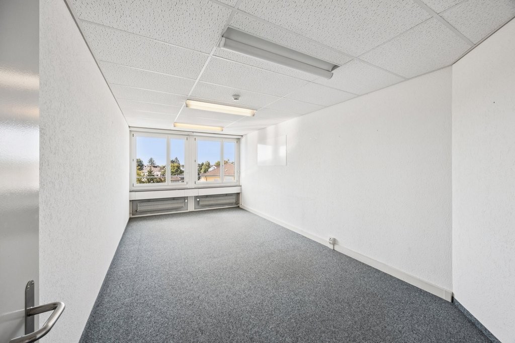 332m² bureau
