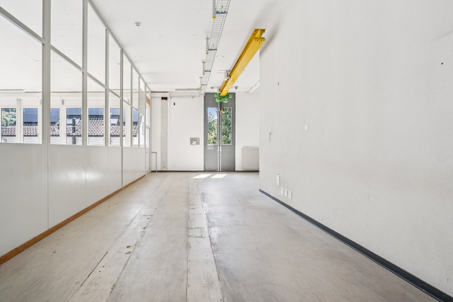 242m² commercial