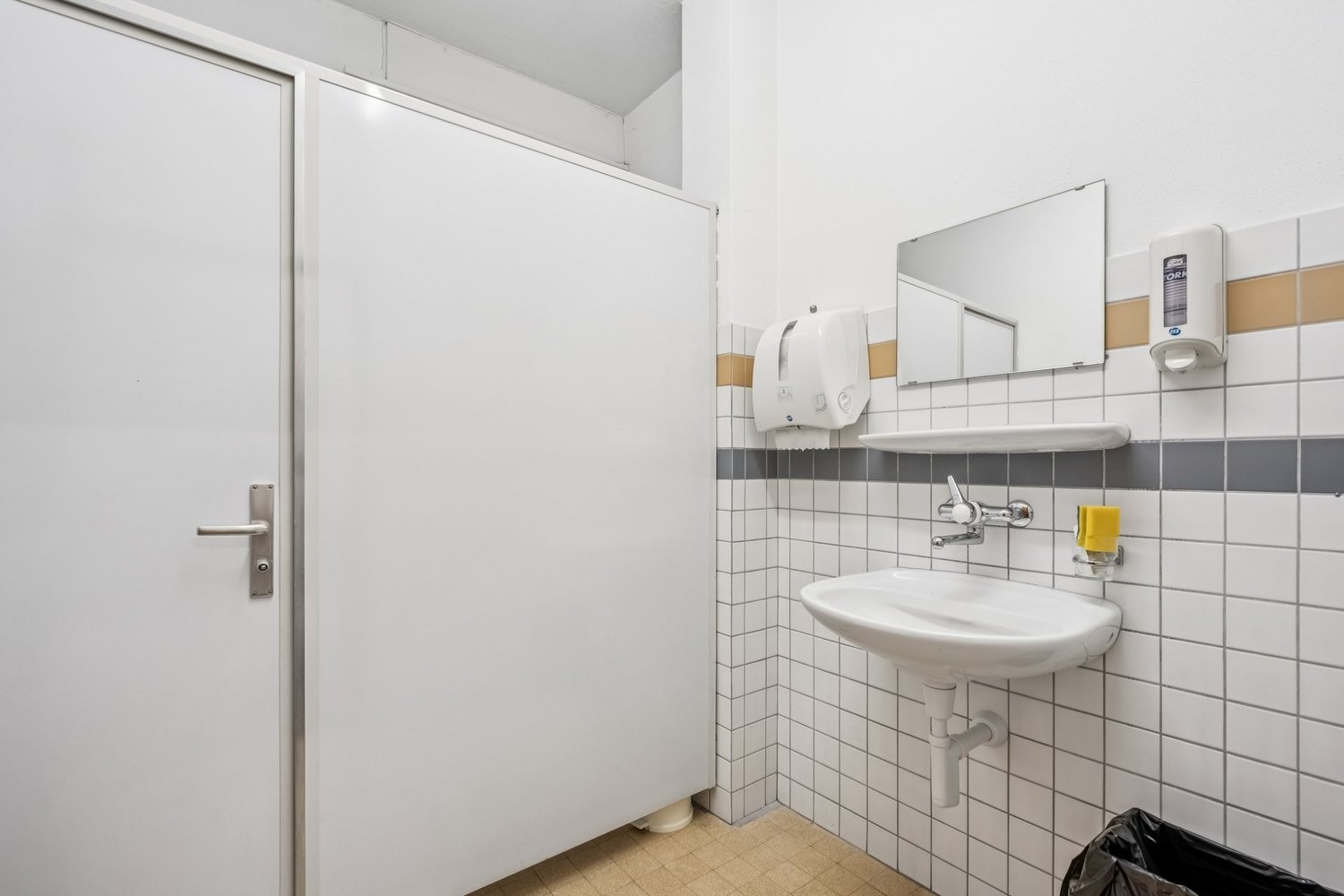 242m² commercial