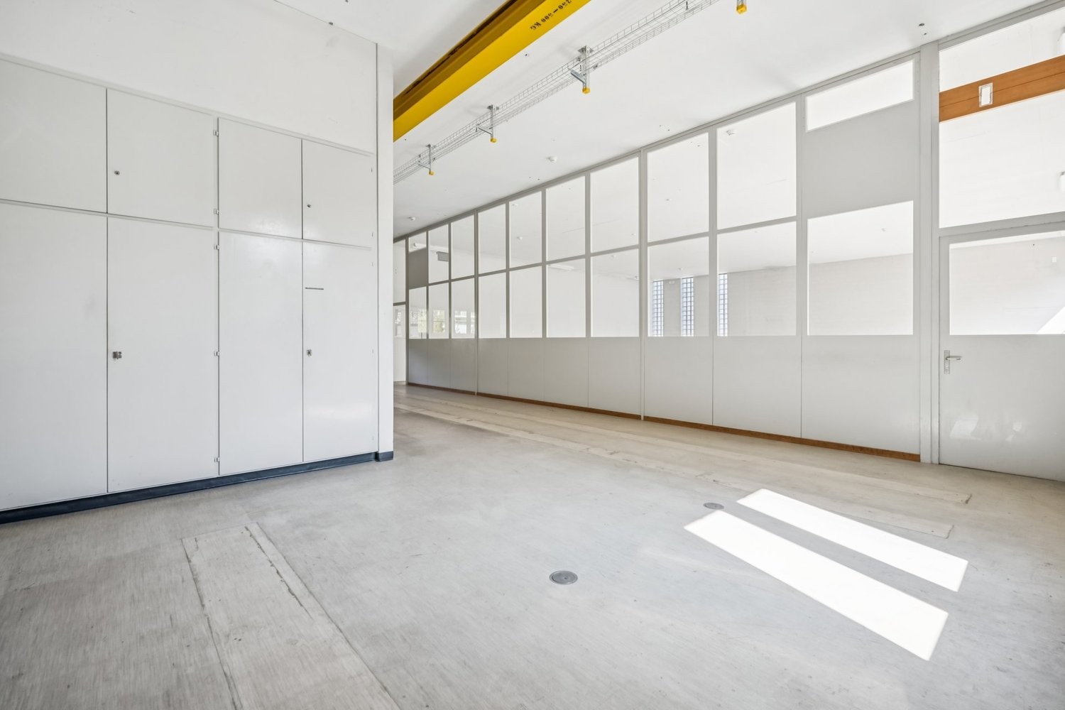 242m² commercial