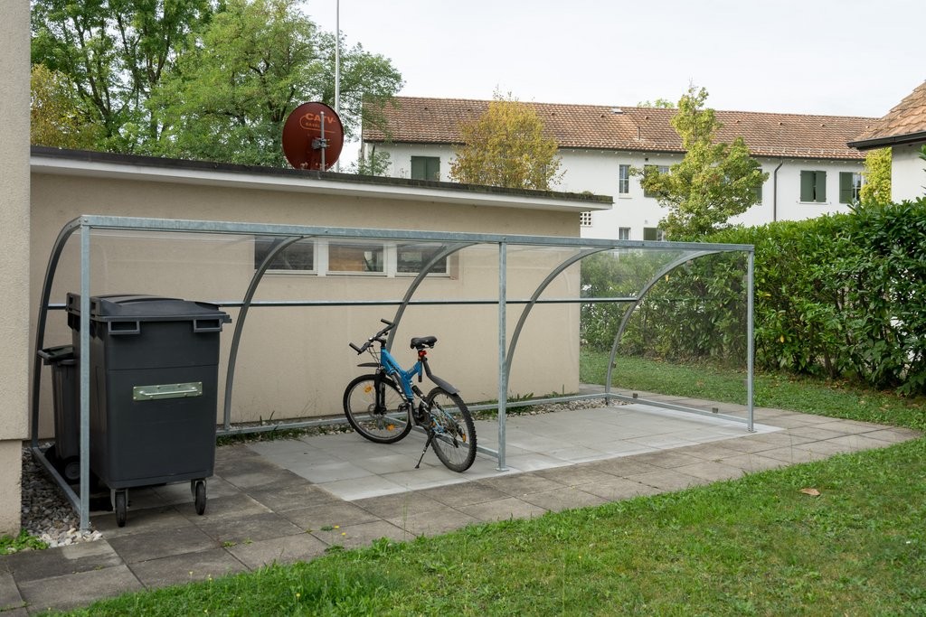 Posto auto esterno per biciclette, foto 1 di 2
