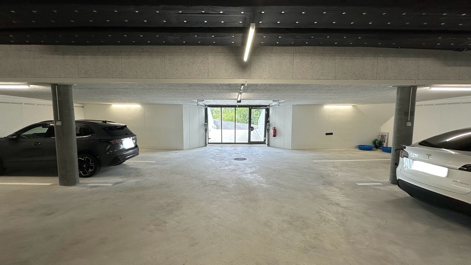 Posto auto disponibile, foto 1 di 2