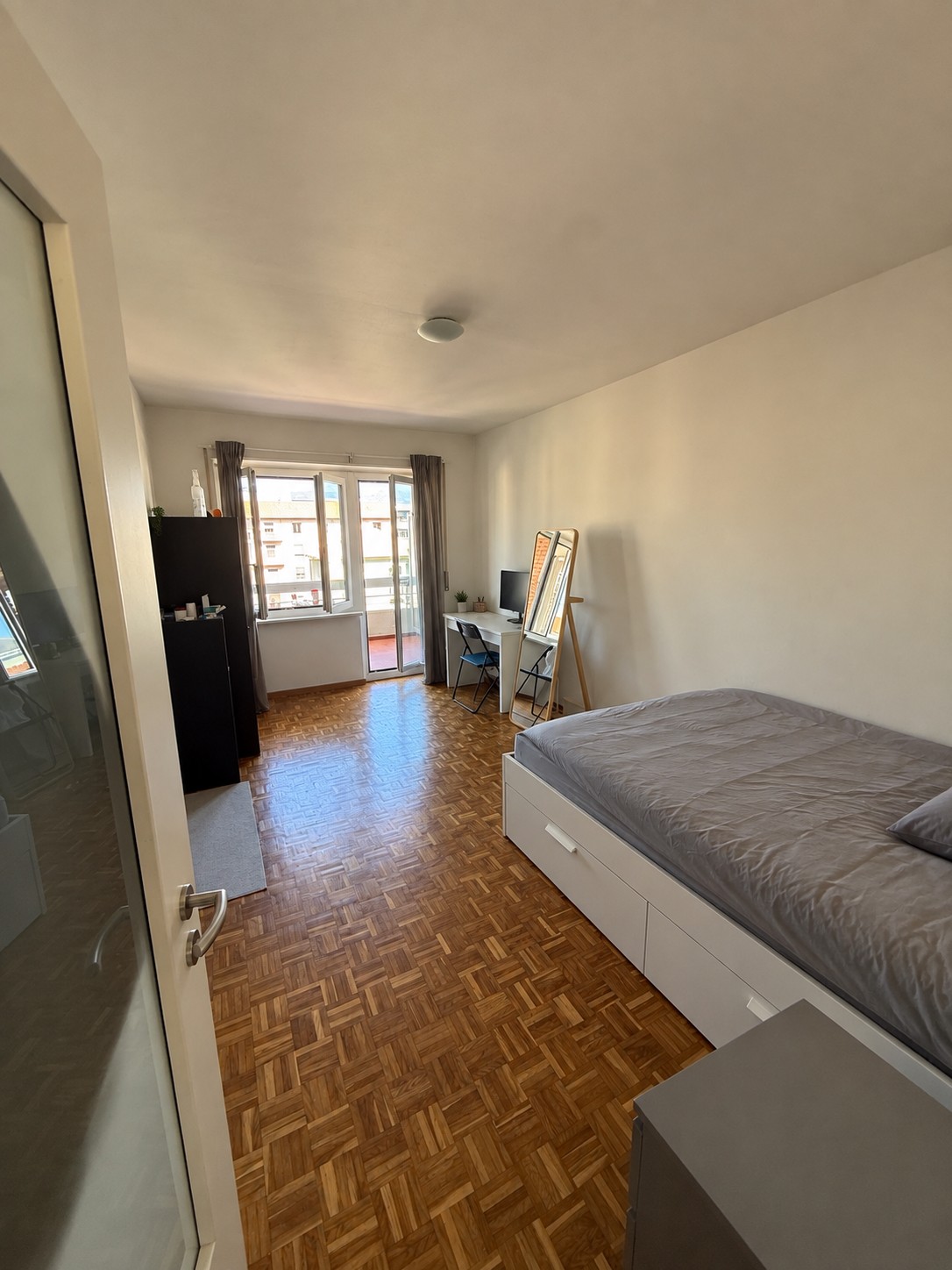 Room in a shared flat, foto 1 di 3