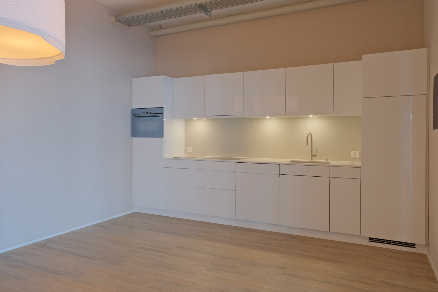 408m² office