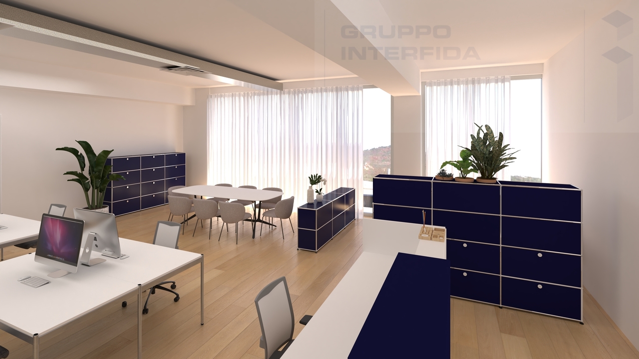 140m² commercial