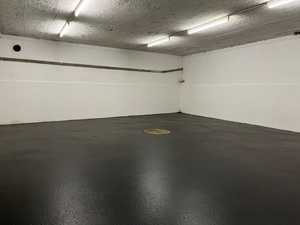 officina di 126m², foto 1 di 3