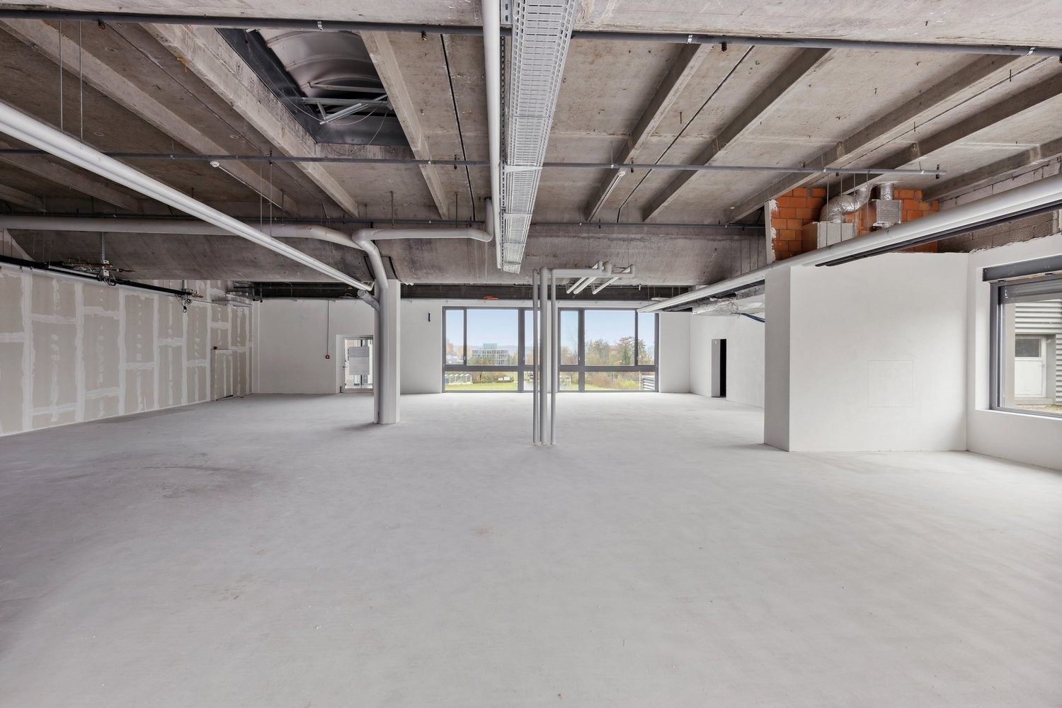 negozio di 659m²