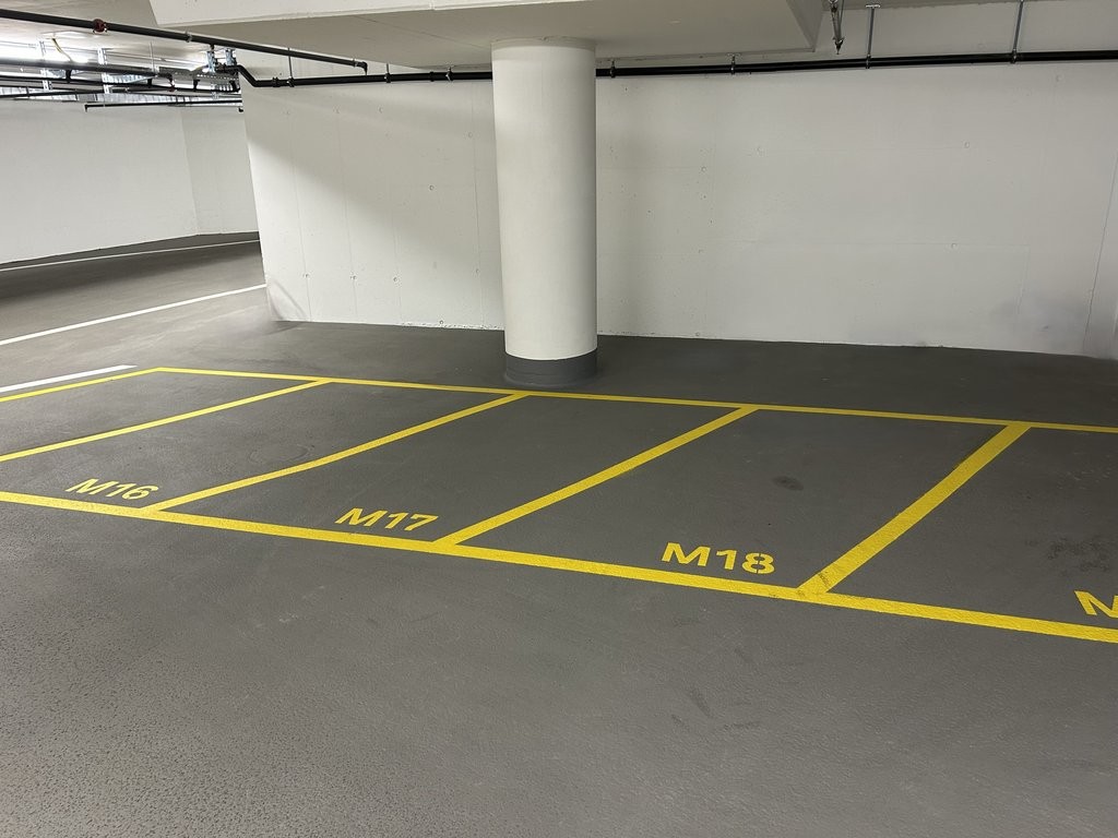 Posti auto coperti per moto