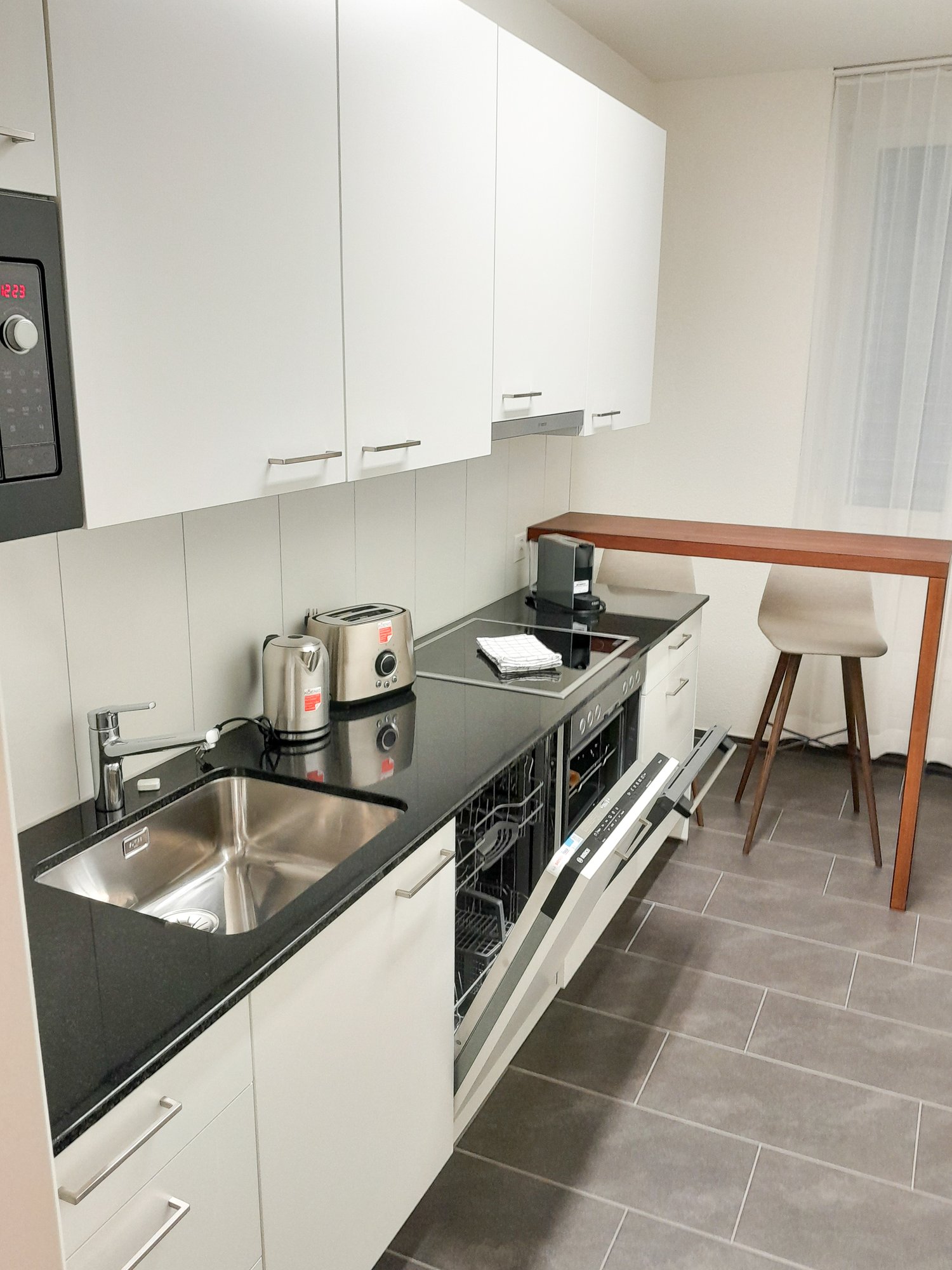 Appartamento di 2 ½ locali arredato, foto 3 di 10