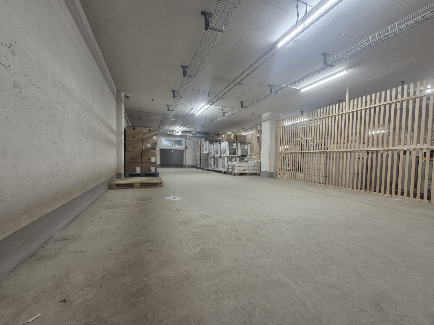 compartimento di cantina di 84m²