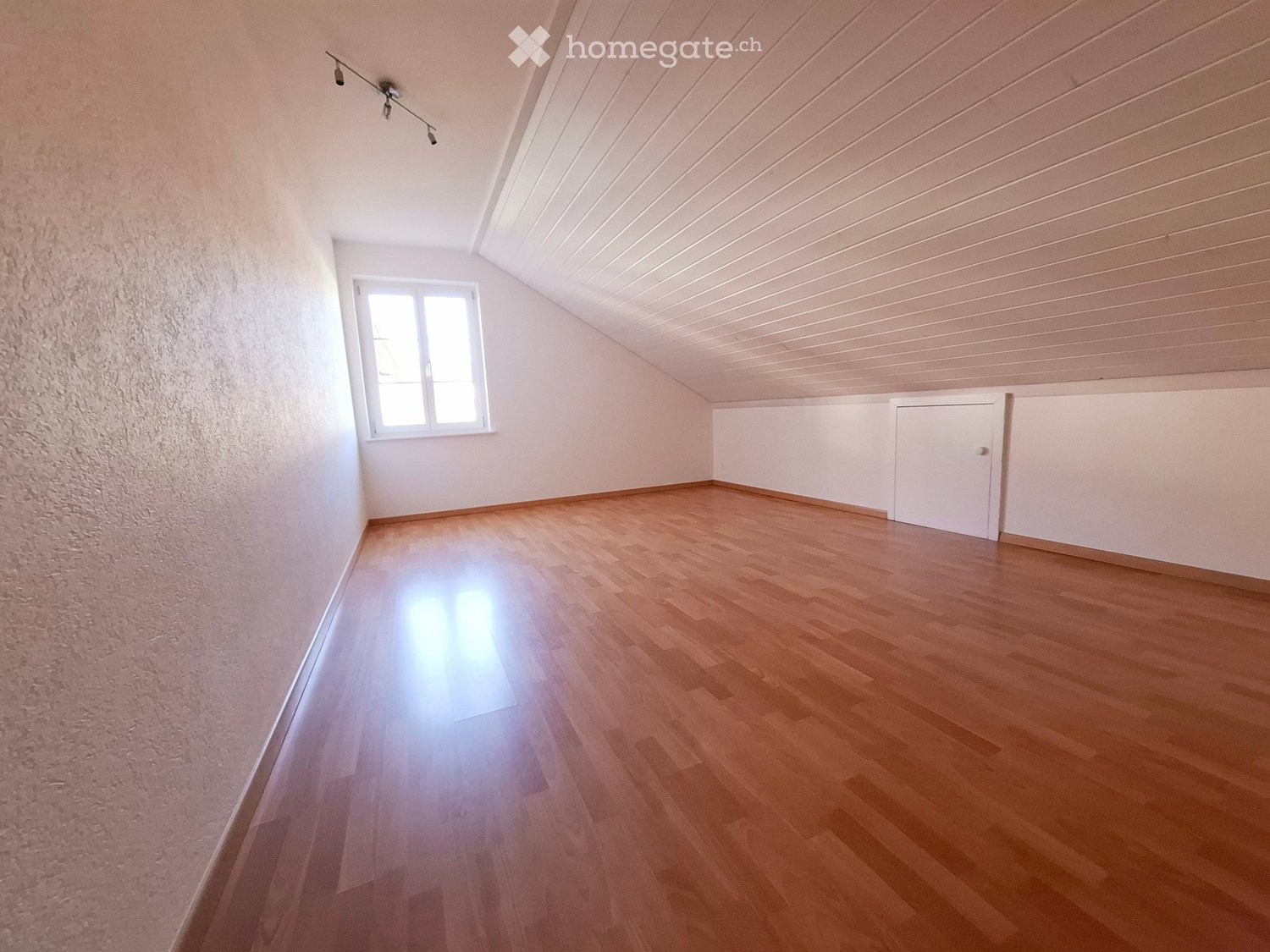 5 rooms apartment