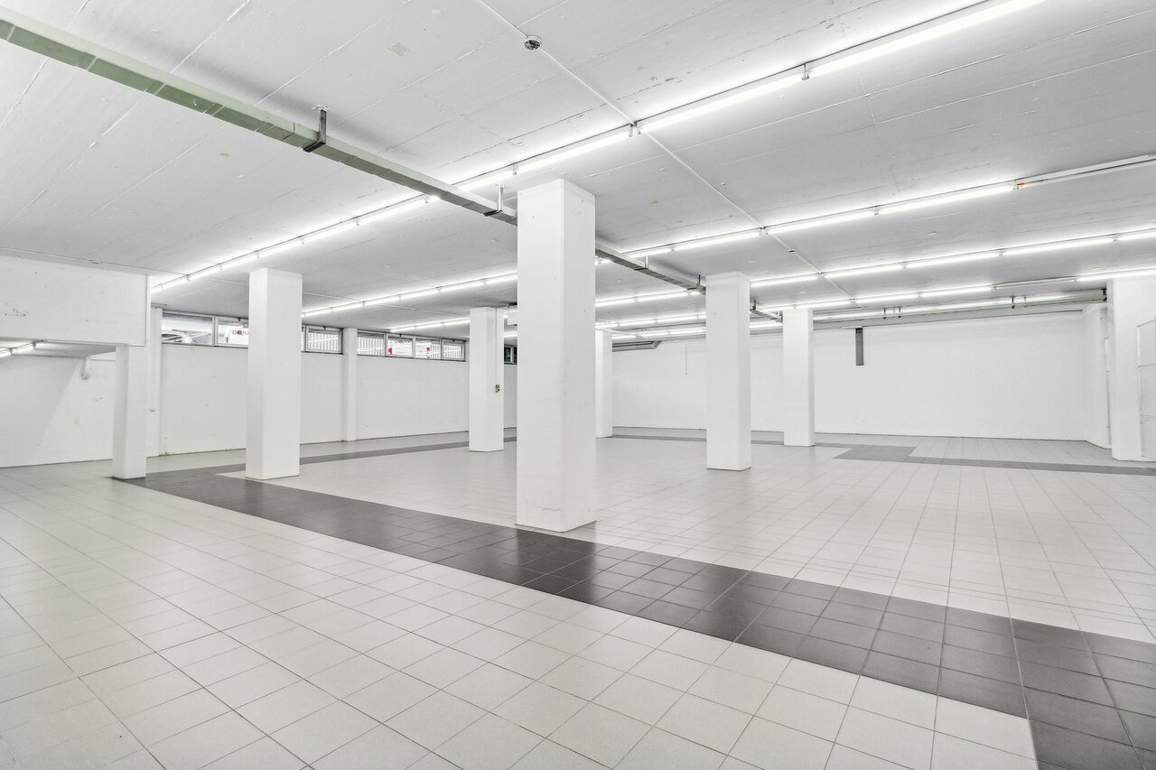 Locale di magazzino di 262m²
