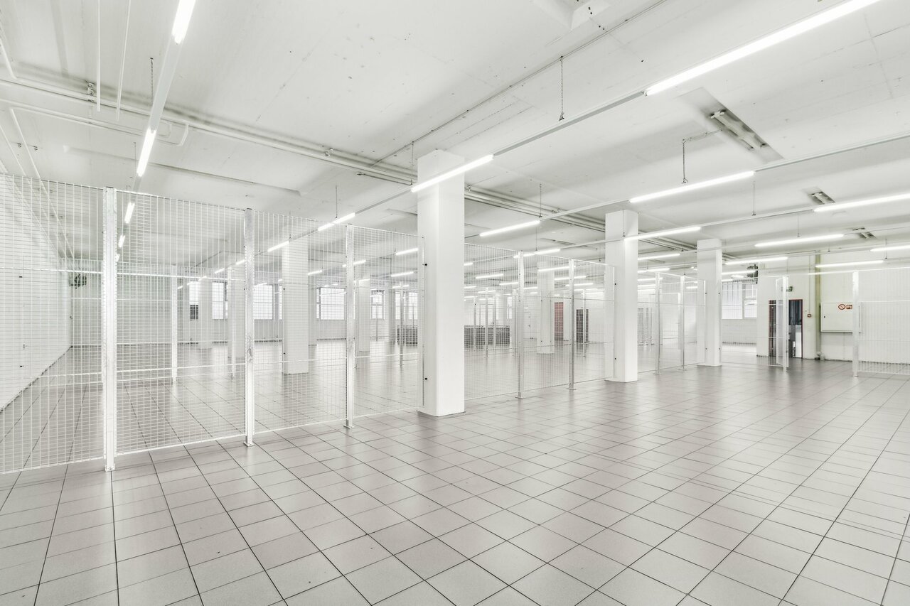 Locale di magazzino di 262m²