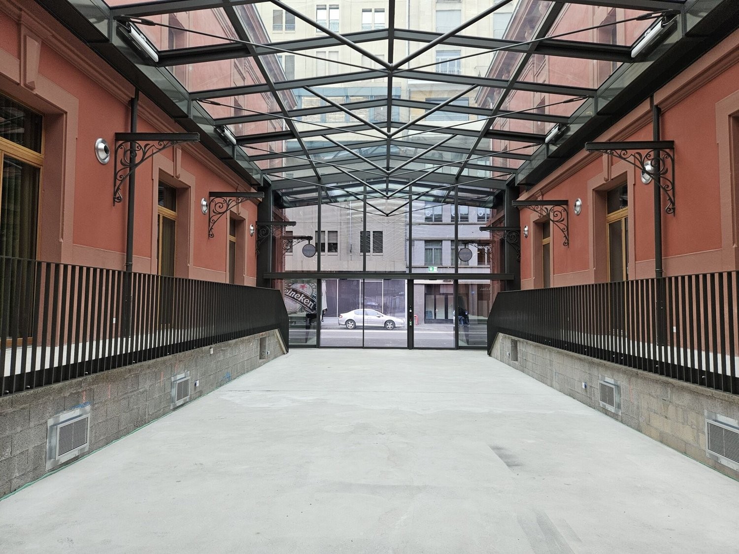 322m² negozio, foto 3 di 10