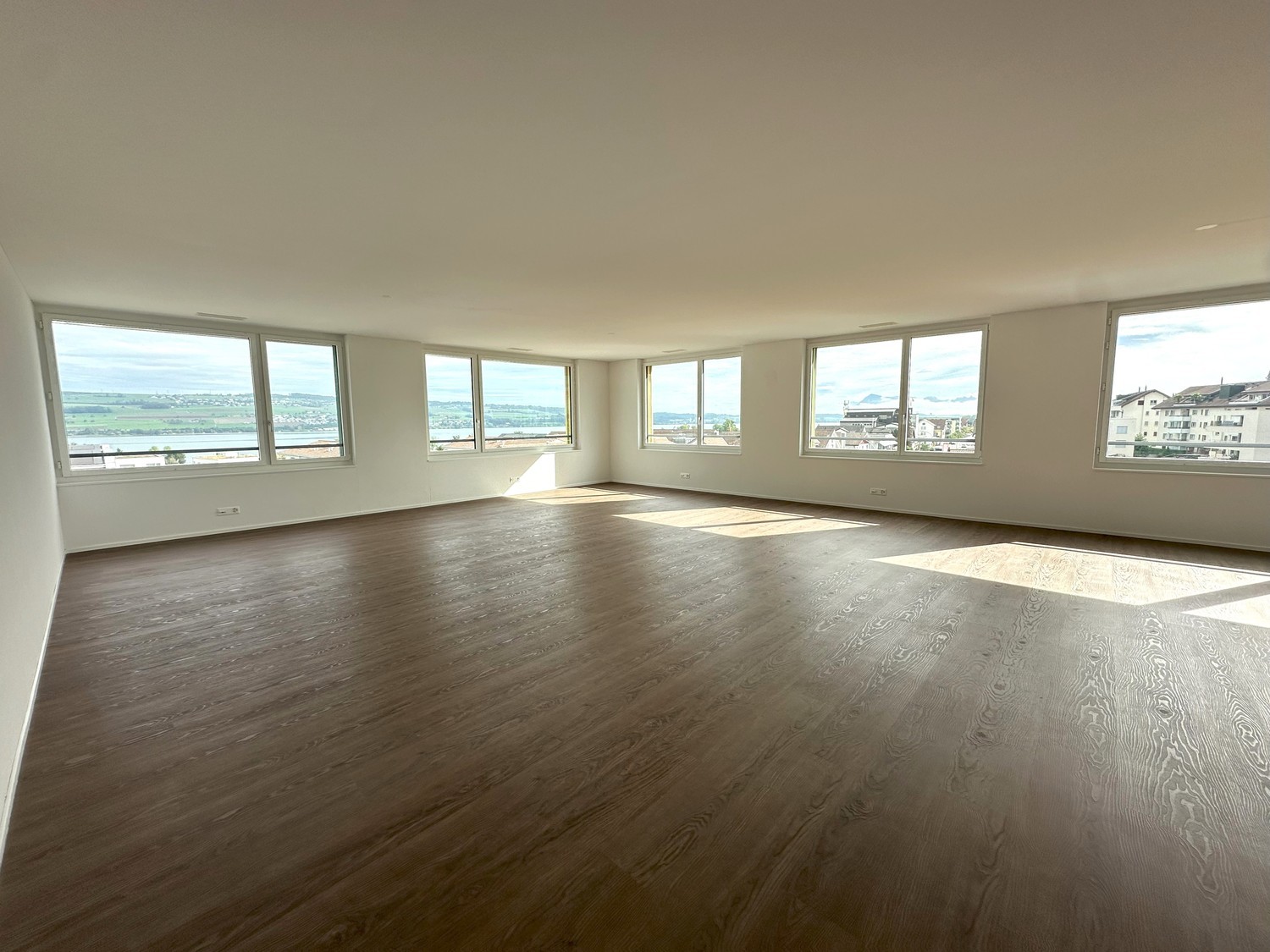 139m² office