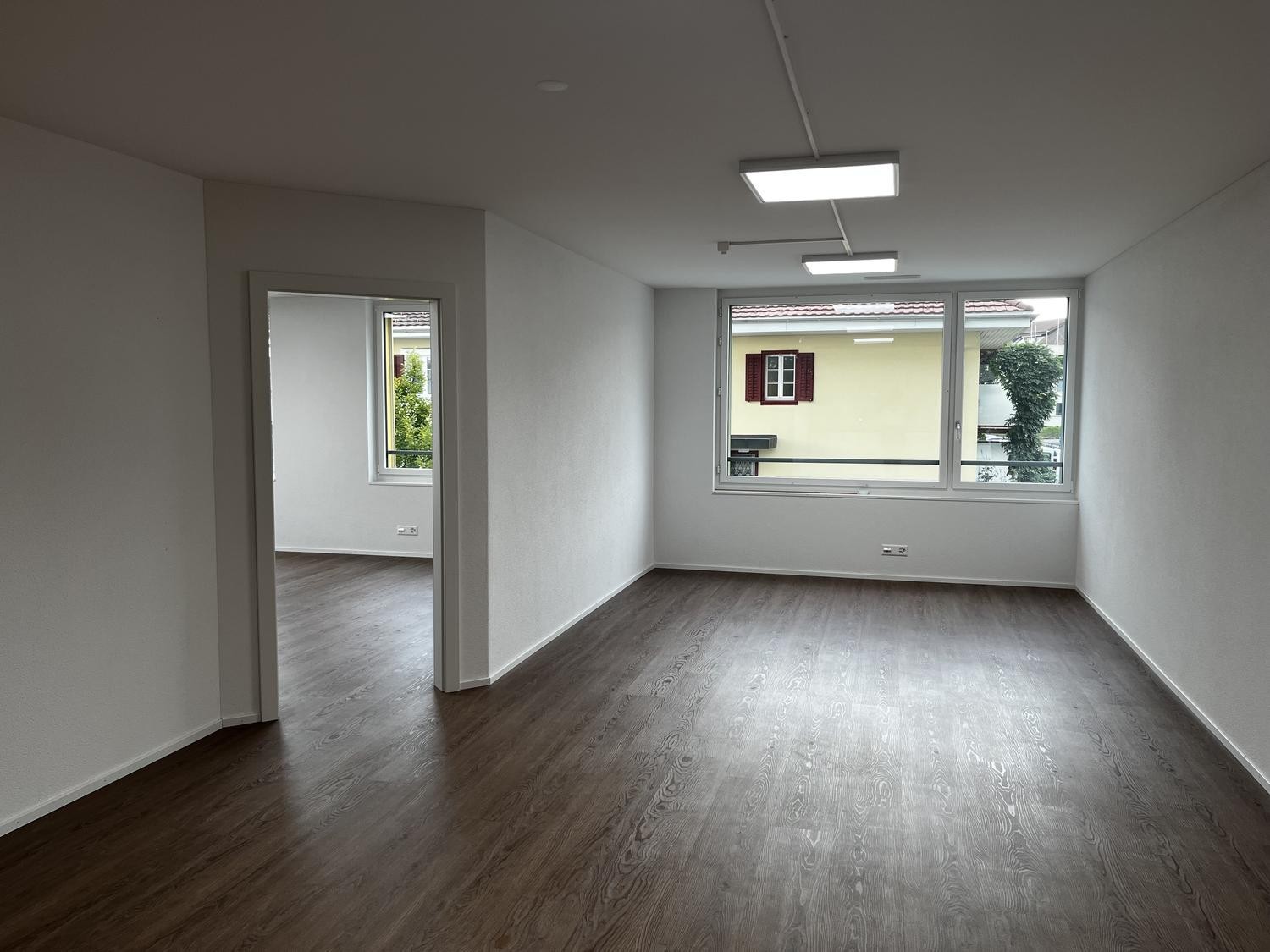 139m² office
