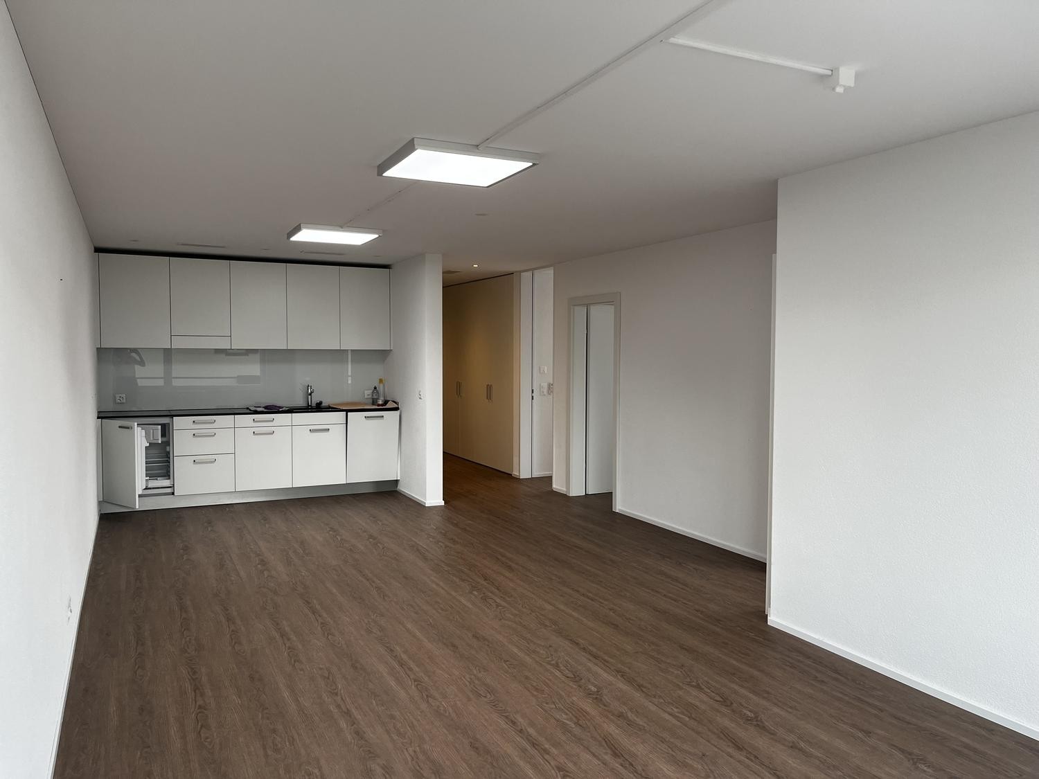 139m² office