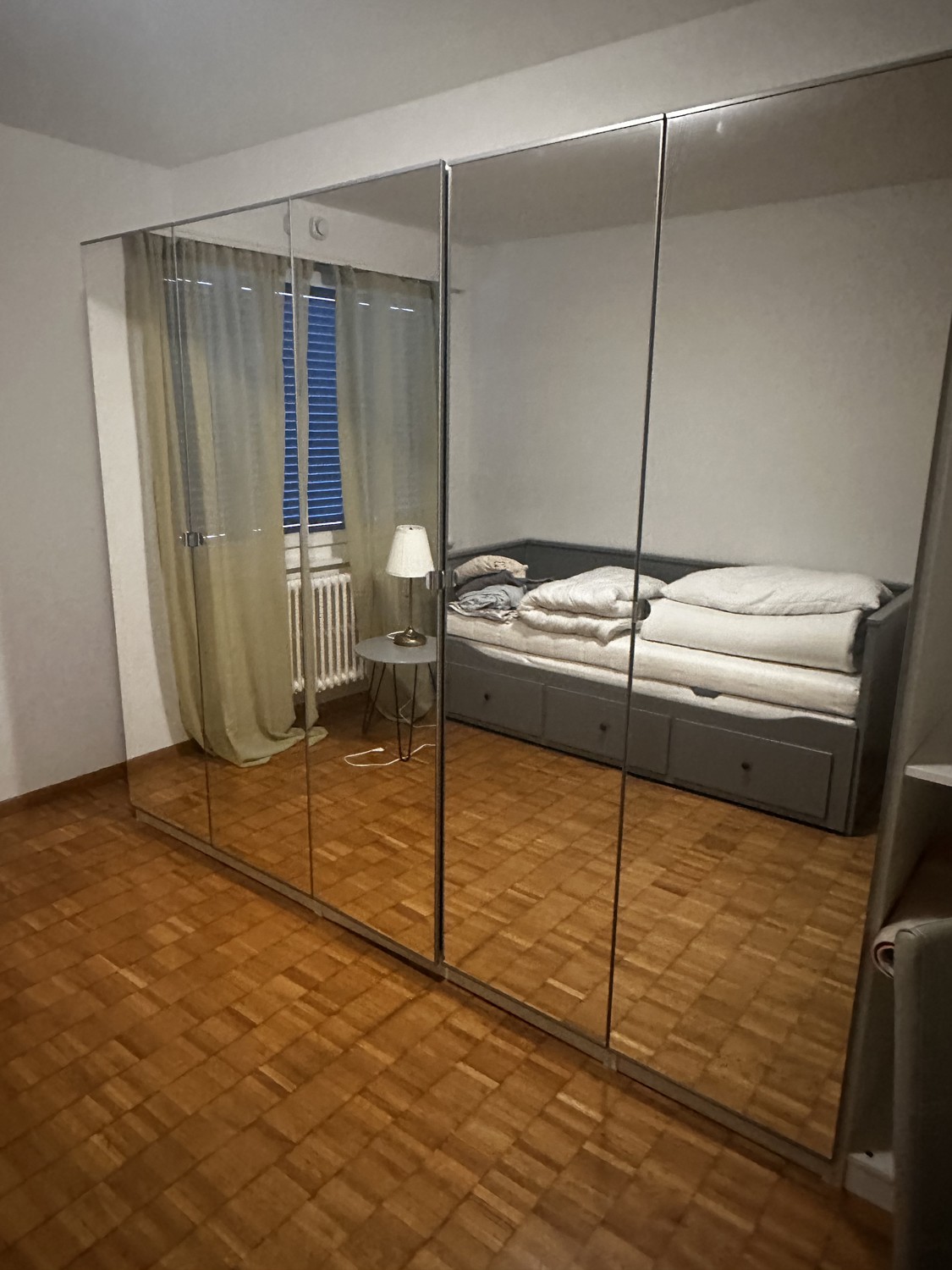 Camera in un appartamento condiviso, foto 4 di 4