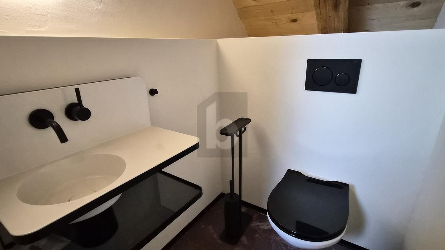 appartamento mansardato di 2 locali, foto 4 di 4