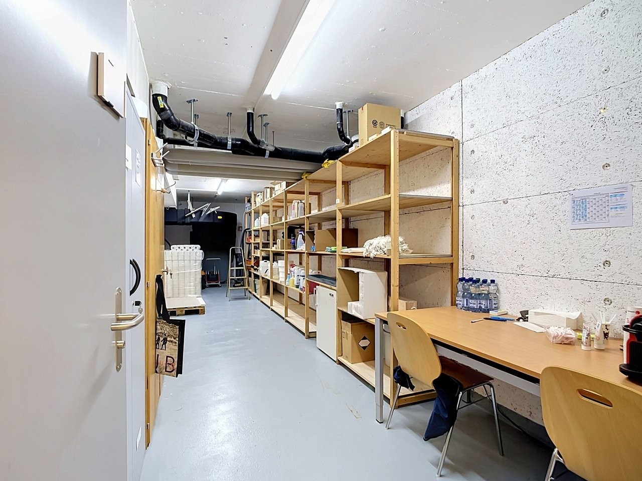 1130m² di deposito