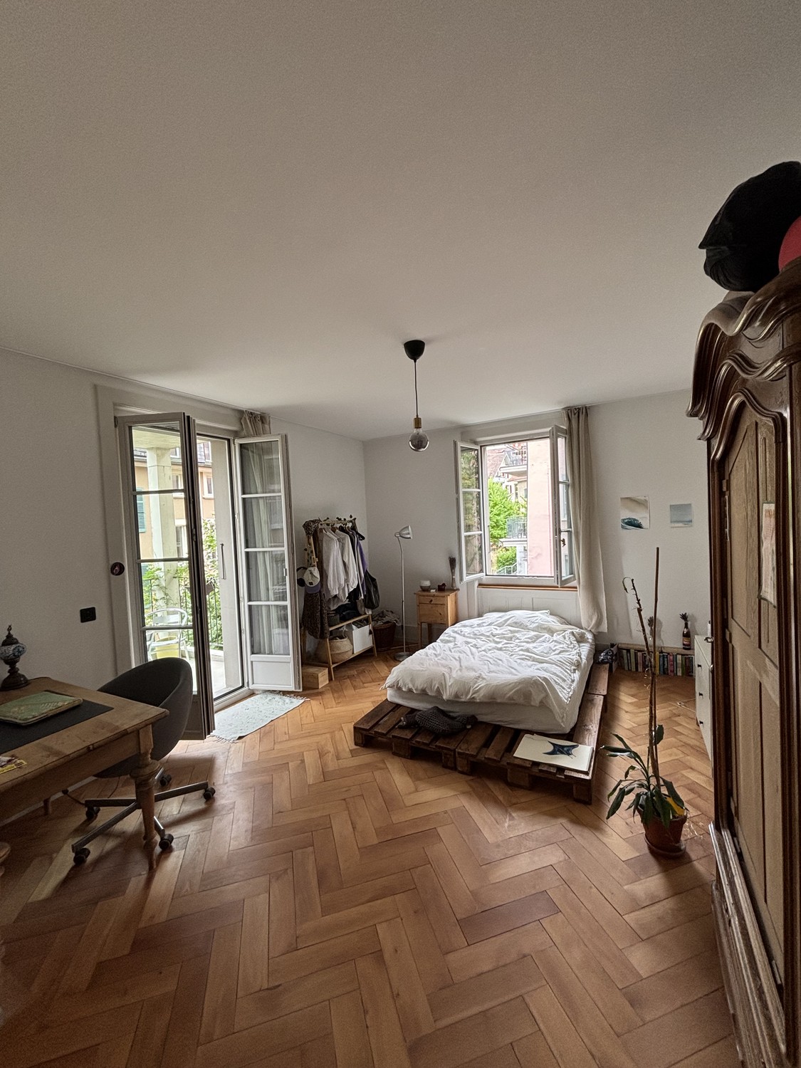Camera in un appartamento condiviso, foto 1 di 3