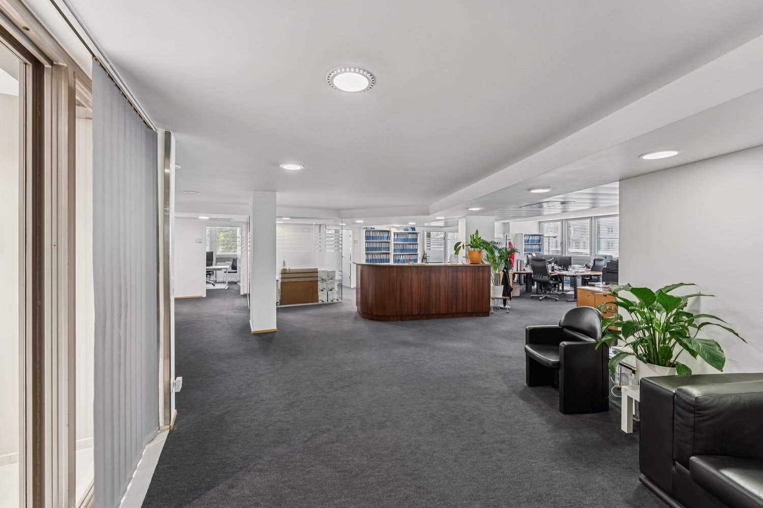 326m² ufficio, foto 2 di 7