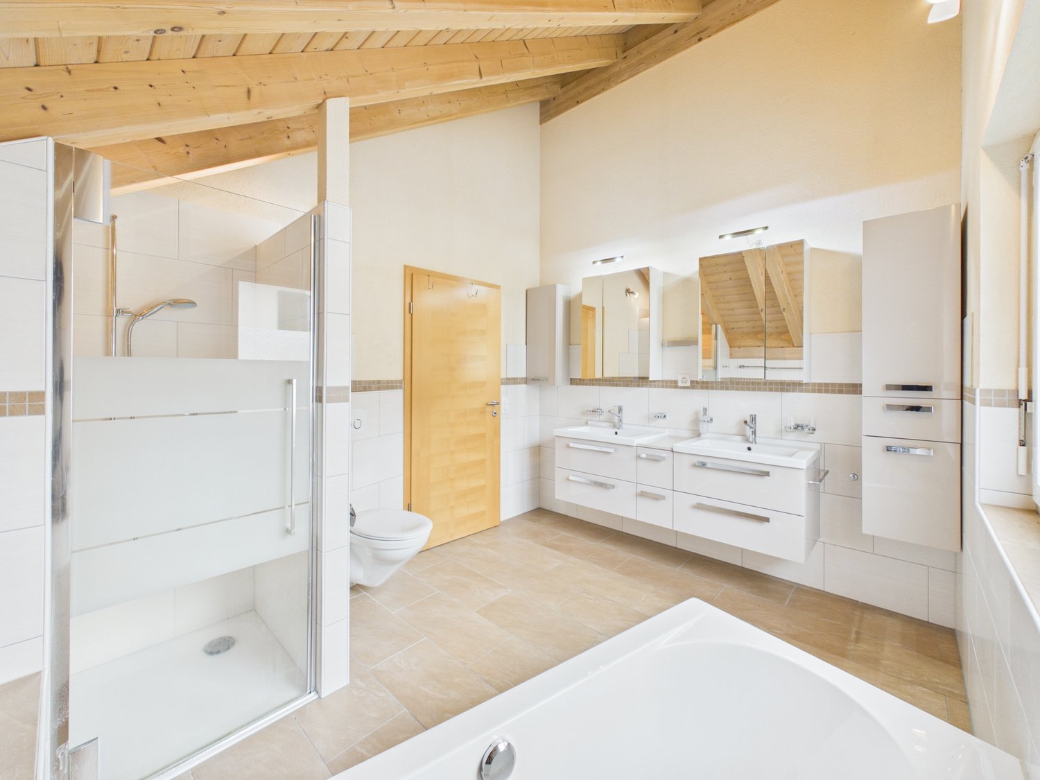 Casa singola con 6 ½ locali, foto 8 di 9