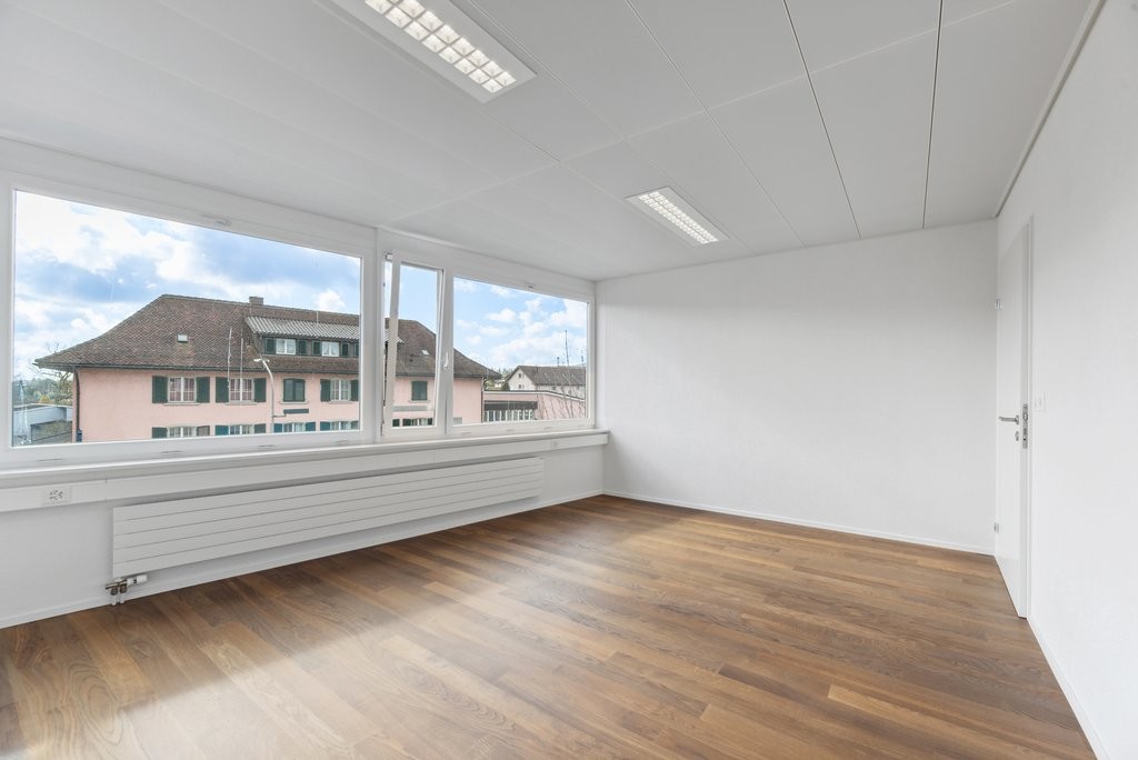 76m² office