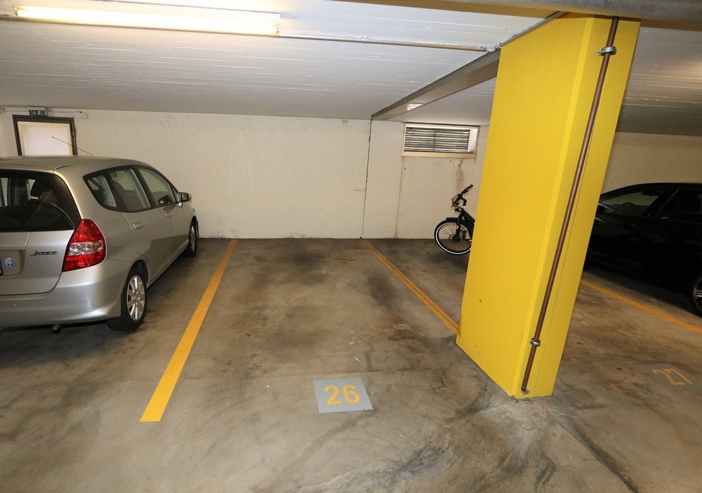 Posto auto interrato di 14m²