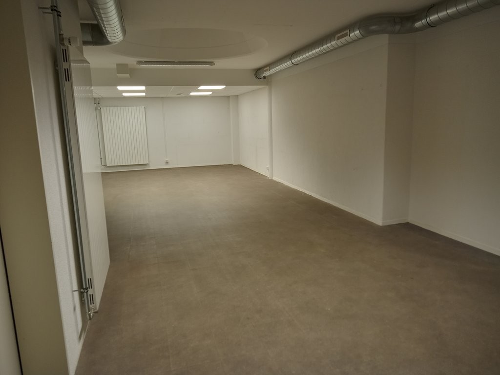 245m² ufficio, foto 2 di 10