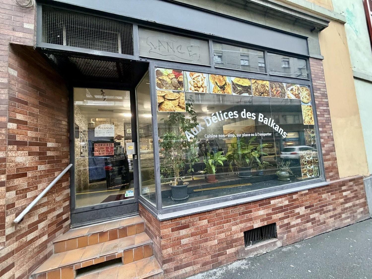 70m² shop