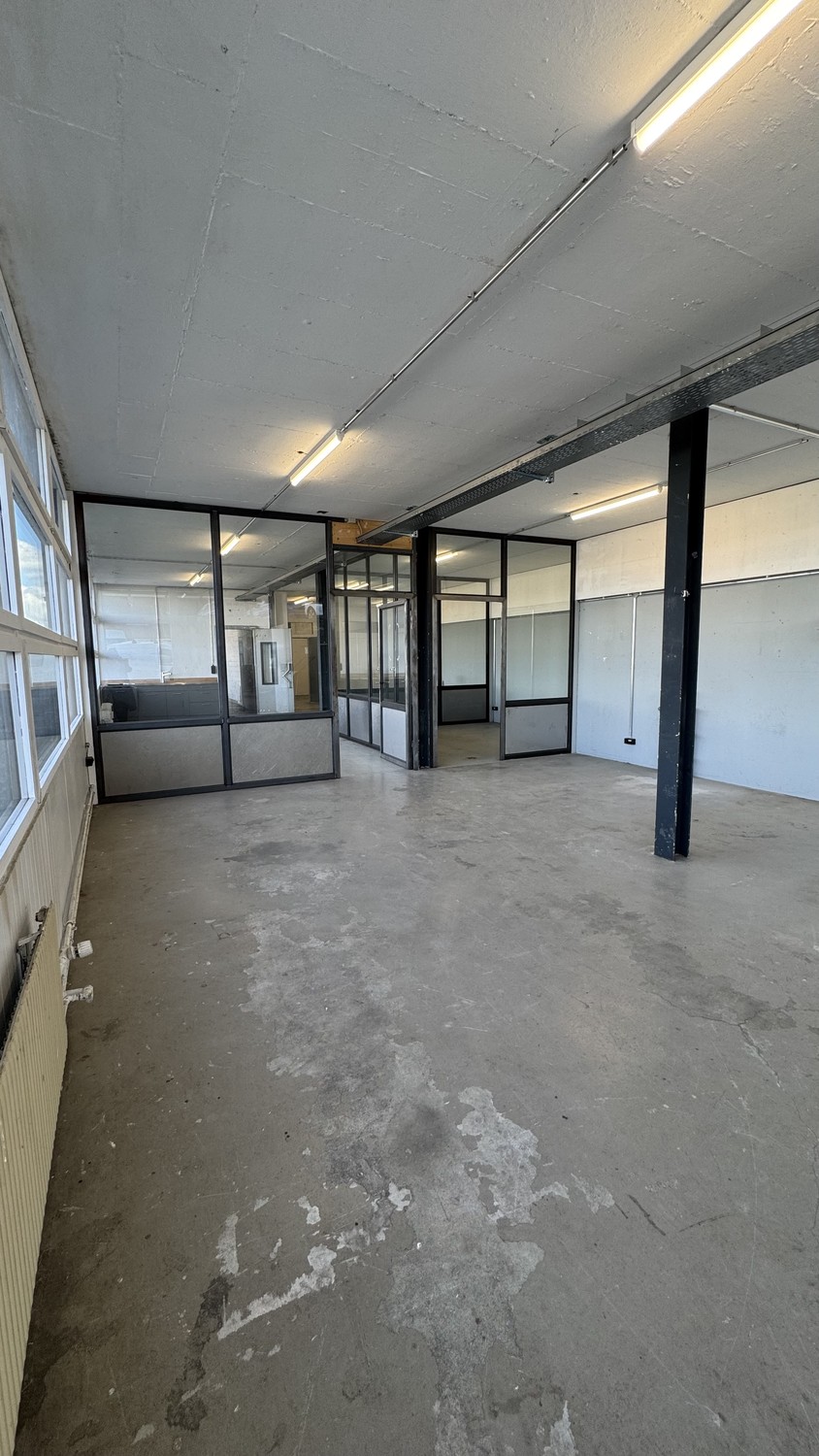 505m² commerciale, foto 2 di 10