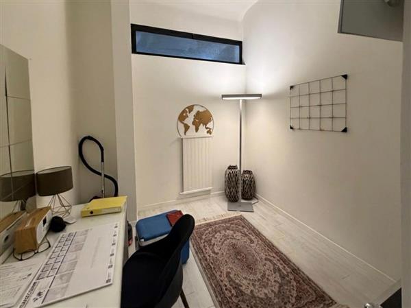 Office, foto 2 di 7