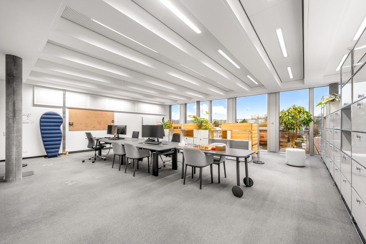 13000m² office