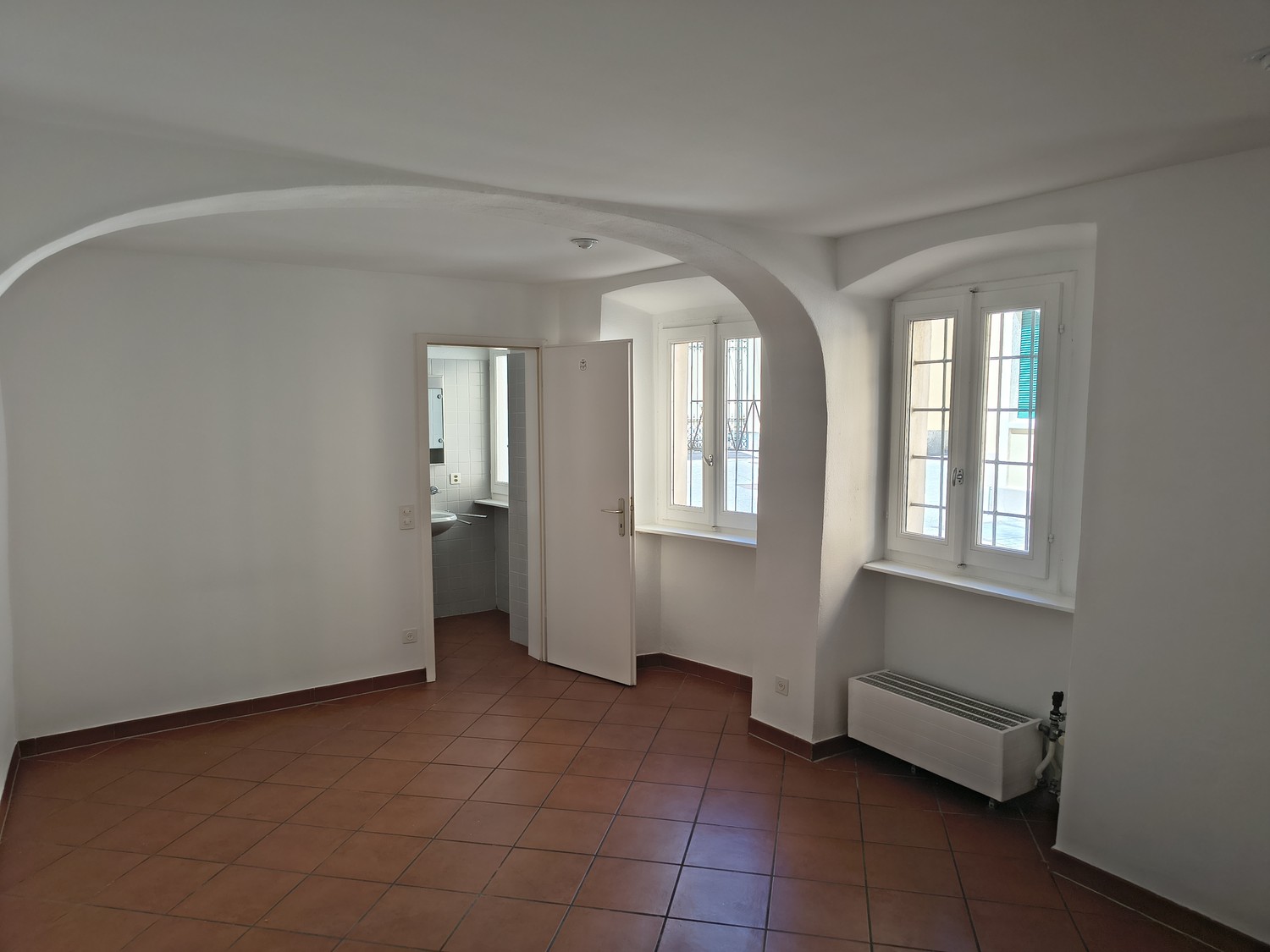 1 room apartment, foto 2 di 8
