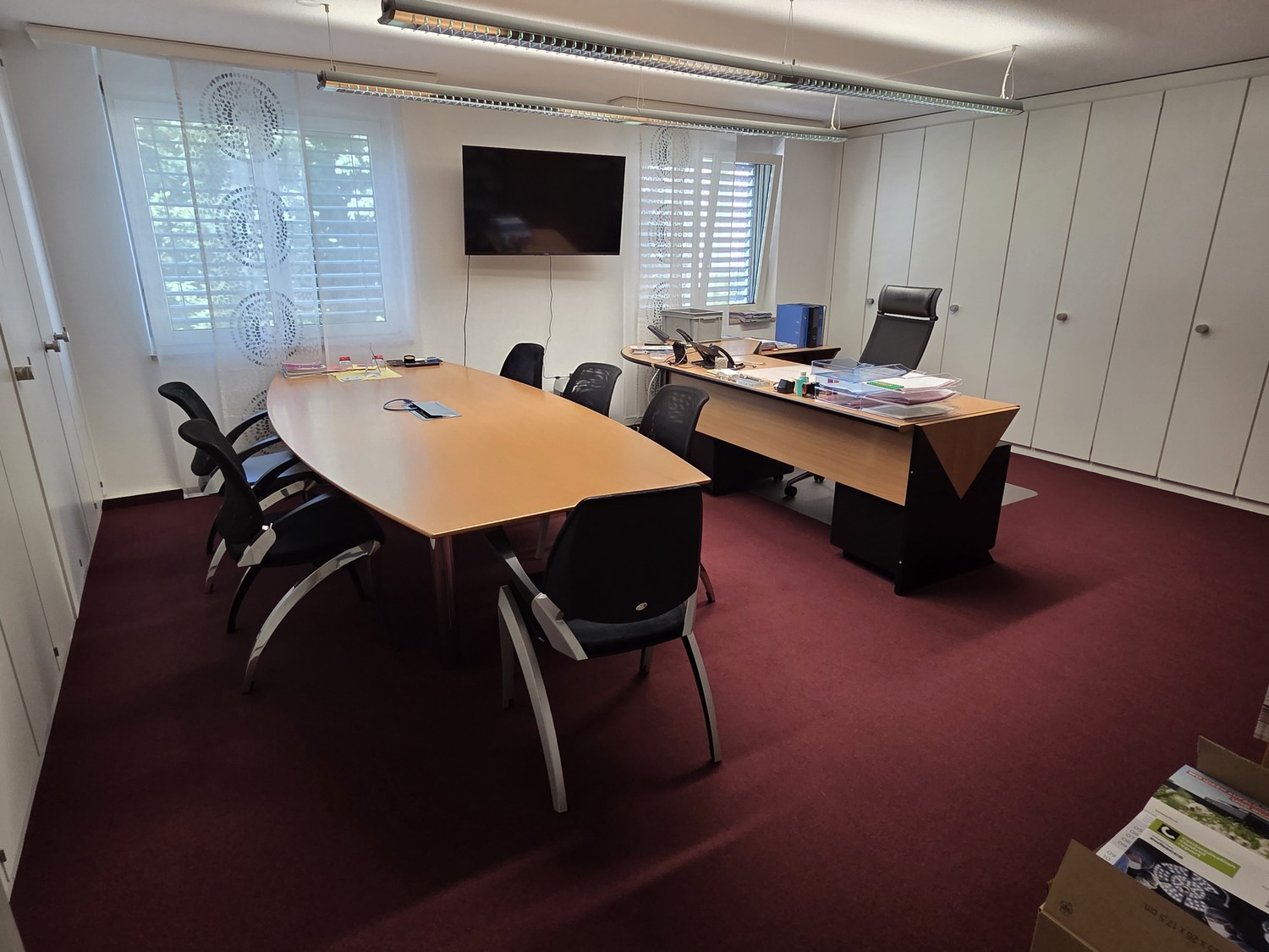 130m² office