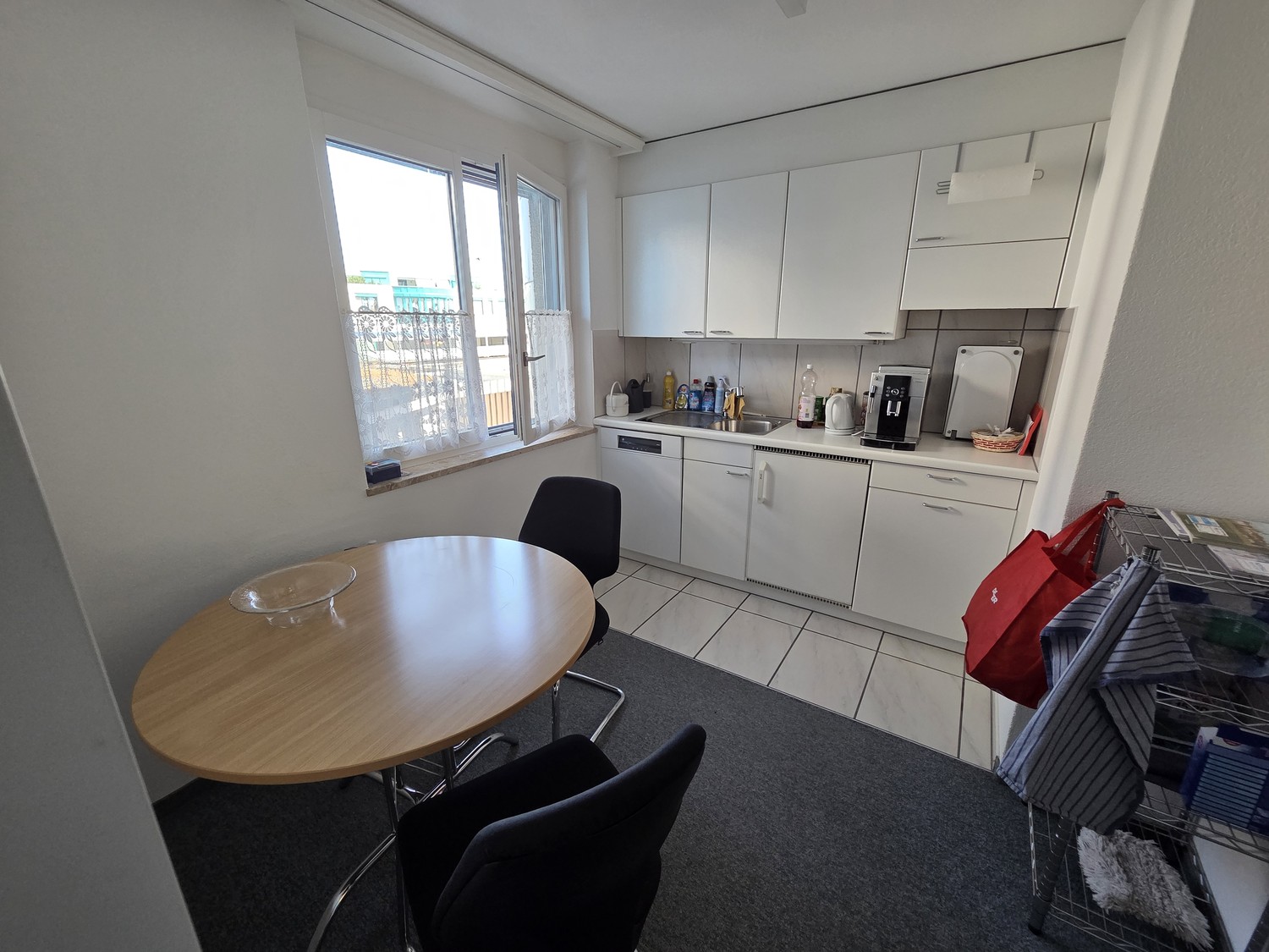 130m² office