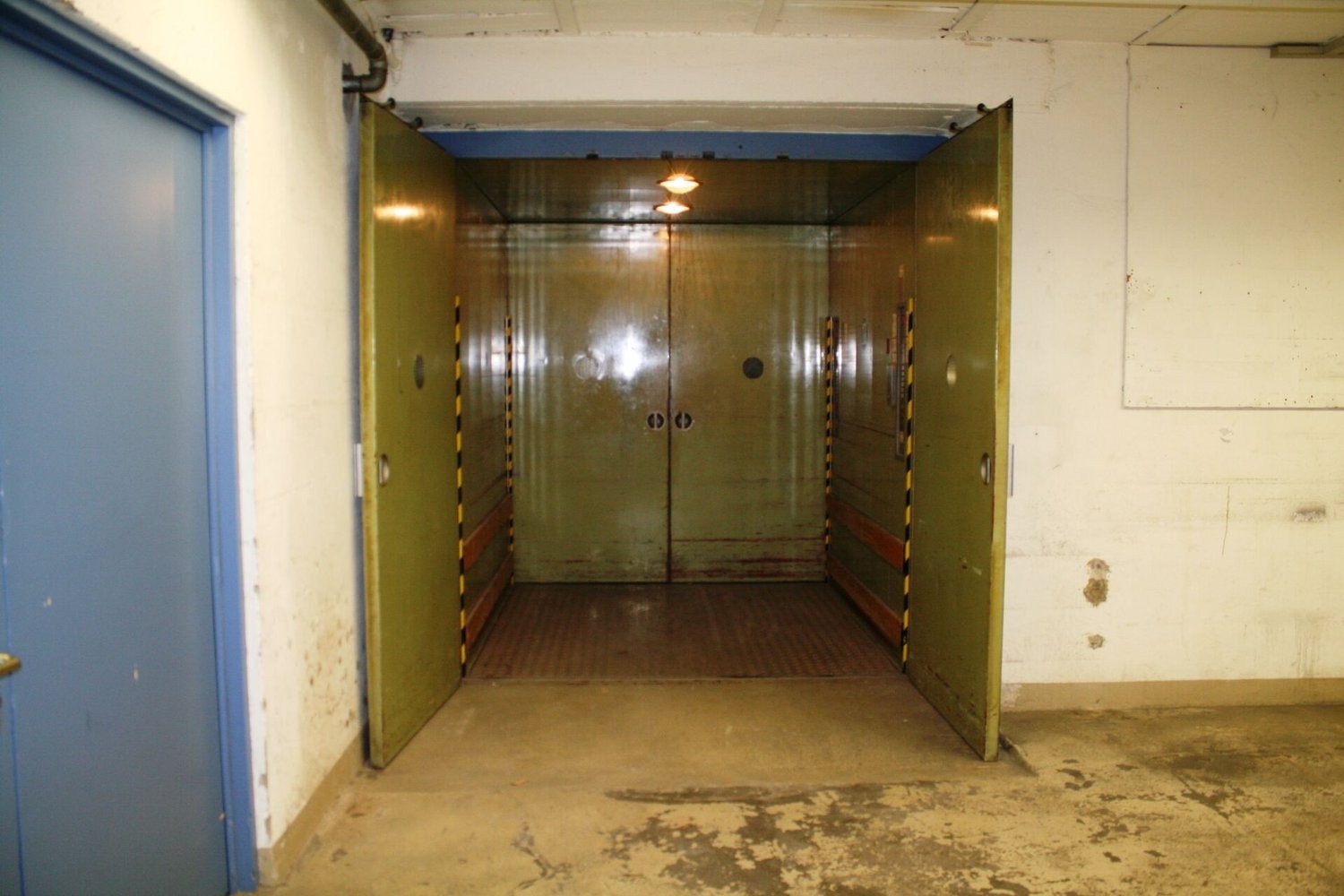 210m² commercial