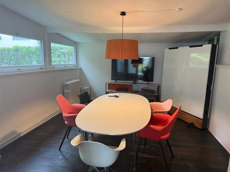 100m² office
